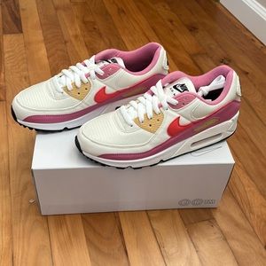 Womens Nike Air Max 90